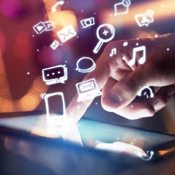 multimedia in social media